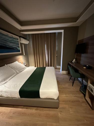 7th Floor Suite - image 10
