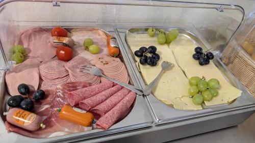 طعام و مشروبات, Hotel Central Garni in تريبيرج