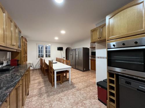 Masia Botargo 9 hab, 8 banos, piscina, porche in L´Aldea