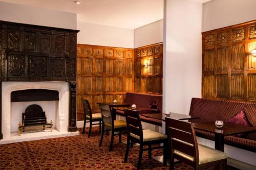 avla, Exeter Rougemont Station Experience By Palette Resorts in Exeter Central