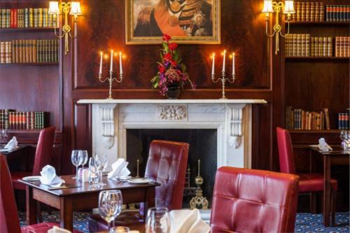 avla, Exeter Rougemont Station Experience By Palette Resorts in Exeter Central