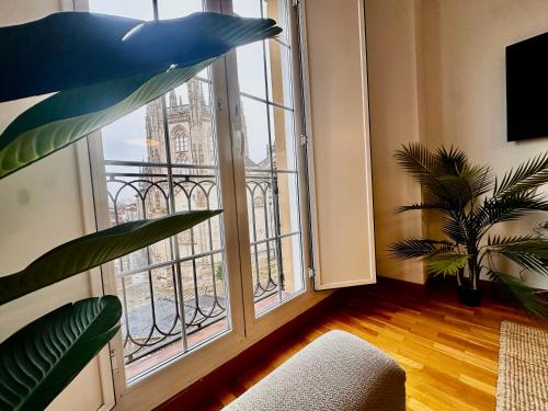 AtuaireHome Balcón con vistas a la Catedral de Burgos