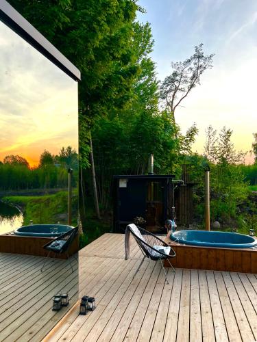 A környék, Mimpi Experience Peegelmajad in Saaritsa