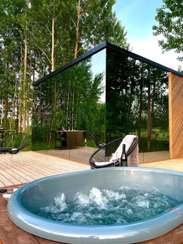 . Mimpi Experience Peegelmajad