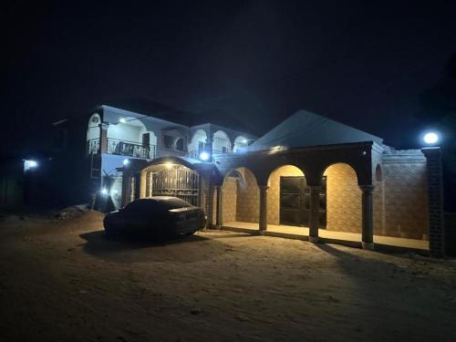 Cutting Edge Guest House in Kunkujang Jattaya