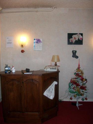 Lobby, Hotel L'Aiglon near Palais des Sports de Beaublanc