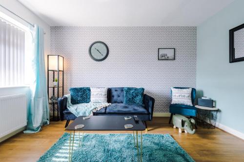 Spacious 4-Bed Home in Manchester with Parking & Wi-Fi gîte à louer holiday inn central park