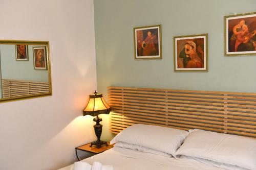 Double or Twin Room image 6