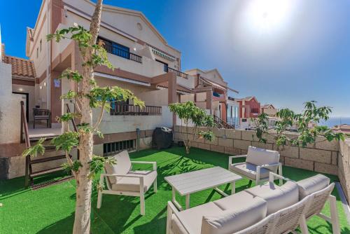 Exclusive new Townhouse in Playa Paraiso