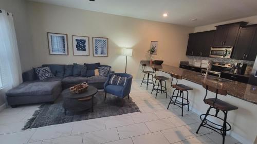 4 Bedroom Private Lakefront Town Home at Storey Lake near Disney World Parks detail