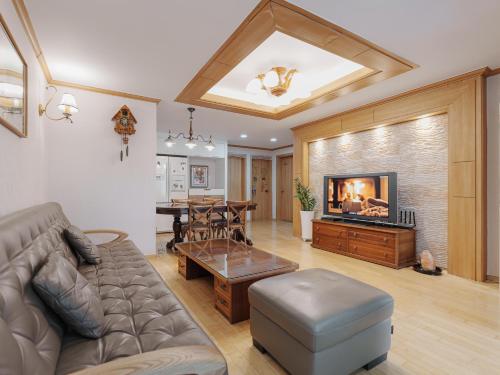 Comfortable home 10 min from Hongik University, 5min from Gajwa station with baby products, 4 Bedrooms 8 people, Soul (fotografie 4)