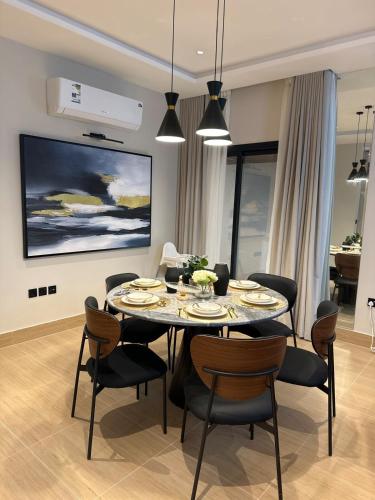 ダンマーム Three bedrooms compound - شقة انيقة ثلاث غرف كمباوند 3つ星 シングルルーム レストラン