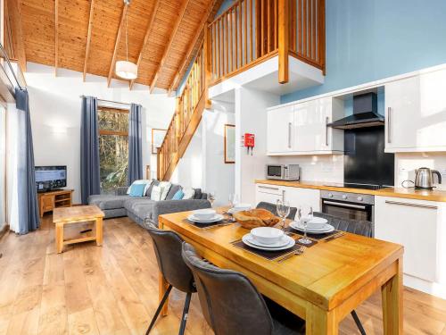 Strathyre, Ben Ledi Cabins - Forest Holidays in Anie