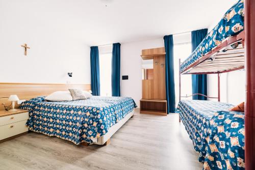 Quadruple Room with Terrace room in Hotel Rosmary