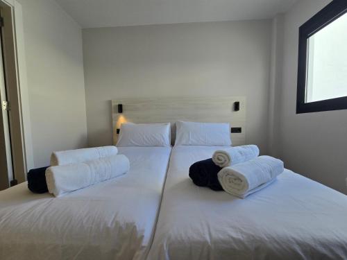VV Almansa Canteras I "by henrypole home" 2