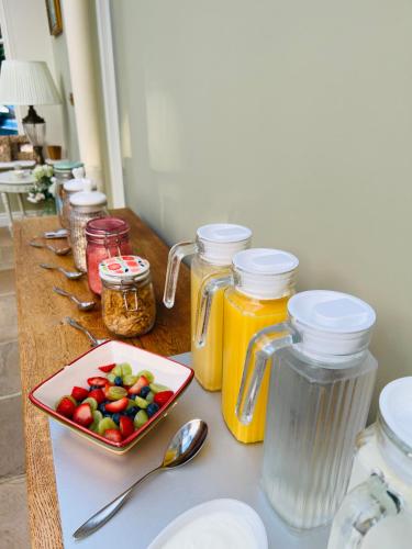 Larchmount House B&B - image 5