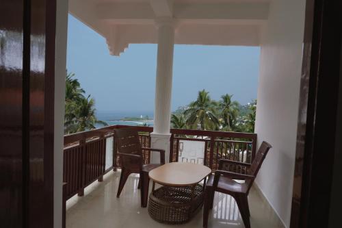周邊環境, Udaya Hotel in 科瓦蘭