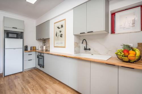 HostWise - Elegant & Stylish Flat w/ Balcony, Portimão (fotografie 3)