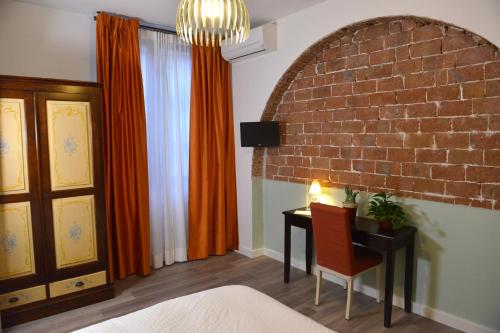 Double or Twin Room image 2