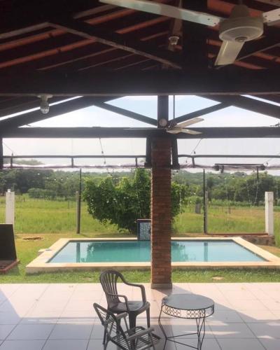 泳池, Casa Quinta con piscina quincho con parrilla in 伊帕內