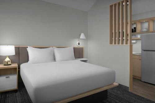 1 king bed, 1 sofa bed