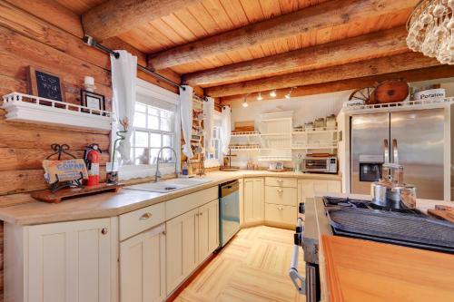 Ponte Vedra Beach Cabin 4 Mi to Micklers Landing