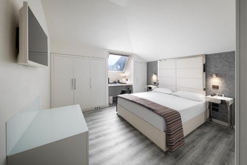 Double or Twin Room with Spa Access