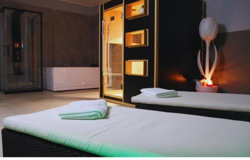 Happy Hotel Atelier Gardone Vittoriale 2