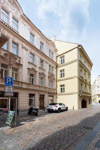 Delux Romantic Stay Prague 3