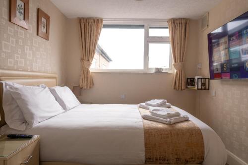 Standard Double Room image 4