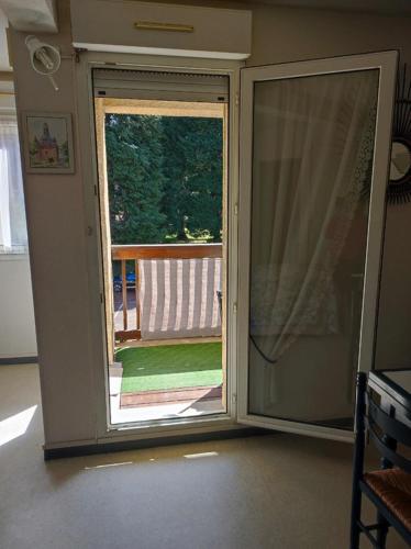 Erkély/terasz, Grand Studio Balcon Parking Privé classé 1 étoile Aulus les Bains (Grand Studio Balcon Parking Prive classe 1 etoile Aulus les Bains) in Aulus-les-Bains