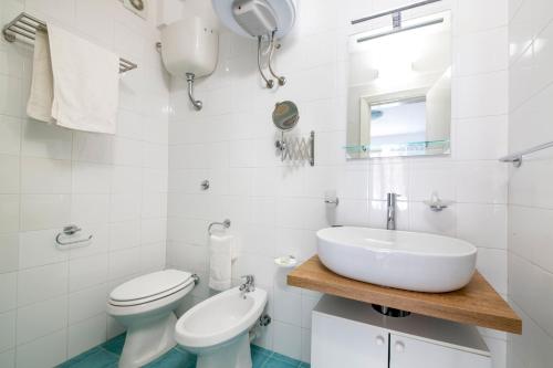 2 bedrooms, 5 beds