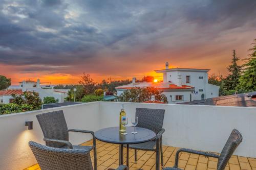 Exterior view, Casa Das Flores in Vale de Centianes