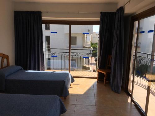Hostal Residencia Nicolau - image 14