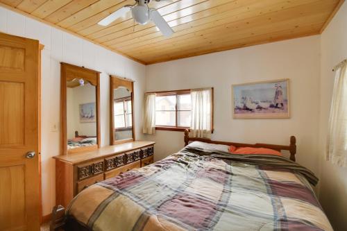 Boat Dock and Fire Pit Waterfront Home in Crosslake