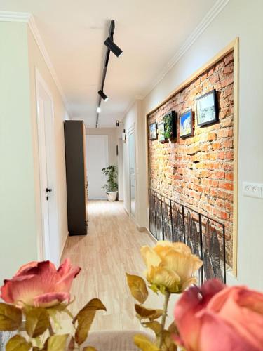 Three-Bedroom Apartment with Balcony image 10