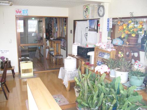 餐廳, 六雁民宿 (Minshuku Mutsukari) near 鳥沼公園