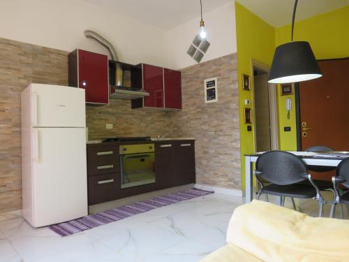 virtuve, Appartamento tra Milano e Como in Caronno Pertusella