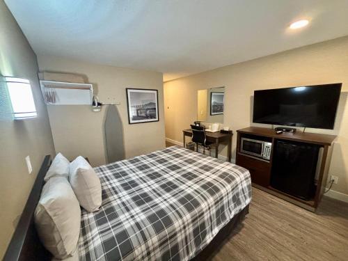 Rodeway Inn & Suites - Tap to explore photos