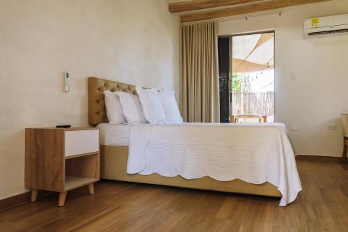 Palmarito Beach Hotel in Tierra Bomba