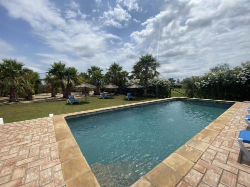 Masia Botargo 9 hab, 8 banos, piscina, porche in L´Aldea