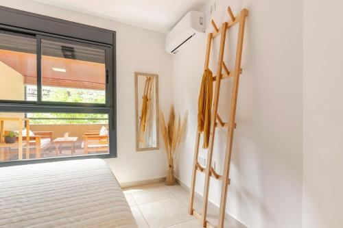 One-Bedroom Apartment image 10