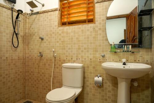 Standard Family Room image 3