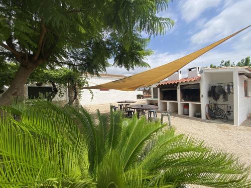 Masia Botargo 9 hab, 8 banos, piscina, porche in L´Aldea