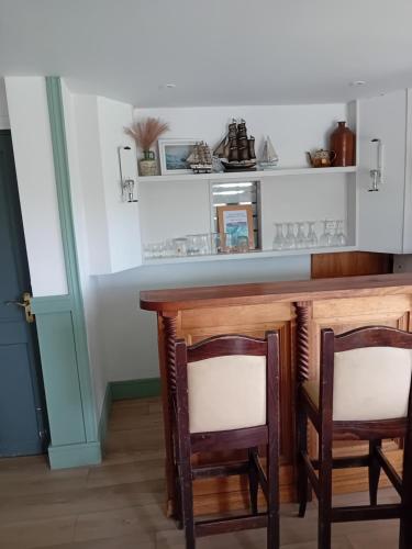 The Hideaway Tragumna a hidden gem by the sea with outdoor sauna in Castlehaven