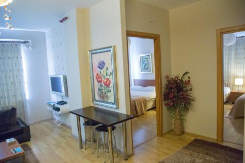 Airport Residence - image 8