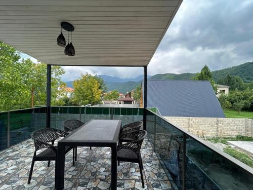 balkon/terras, Everest House Gabala in Nohurqishlaq