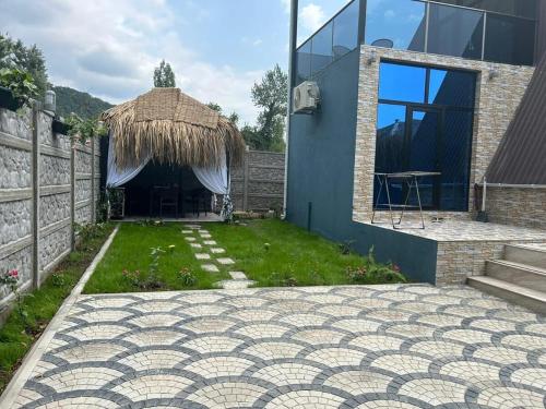 Buitenkant, Everest House Gabala in Nohurqishlaq