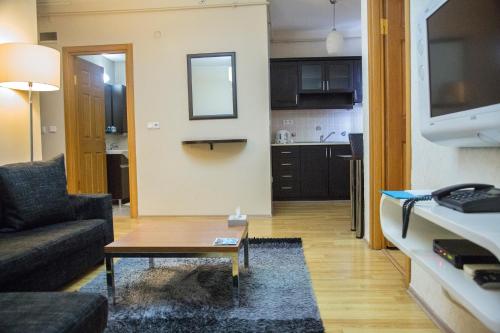 2 bedrooms, 3 beds