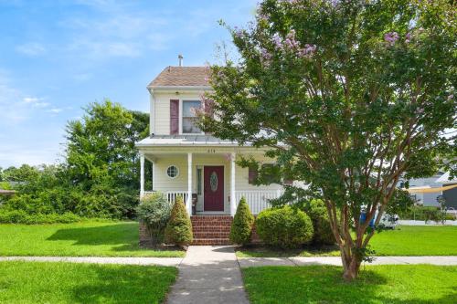 Twins at Bay - Modern luxuries in town! in Cape Charles